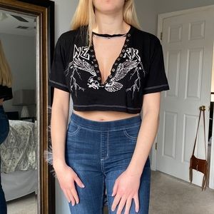 Sexy V-Neckline Graphic Crop Top